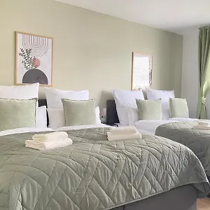 Comfortable 3 I 81 M2 I L Self-check-in I Wifi & Netflix Apartment